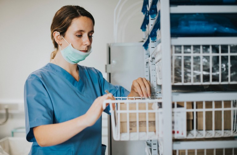 Как организовать прачечную в медицинском учреждении: требования к помещению и оборудованию, анализ расходов